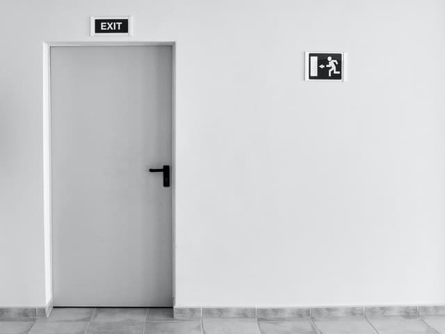 Se faire montrer la porte : un litige commun entre locataire et propriétaire