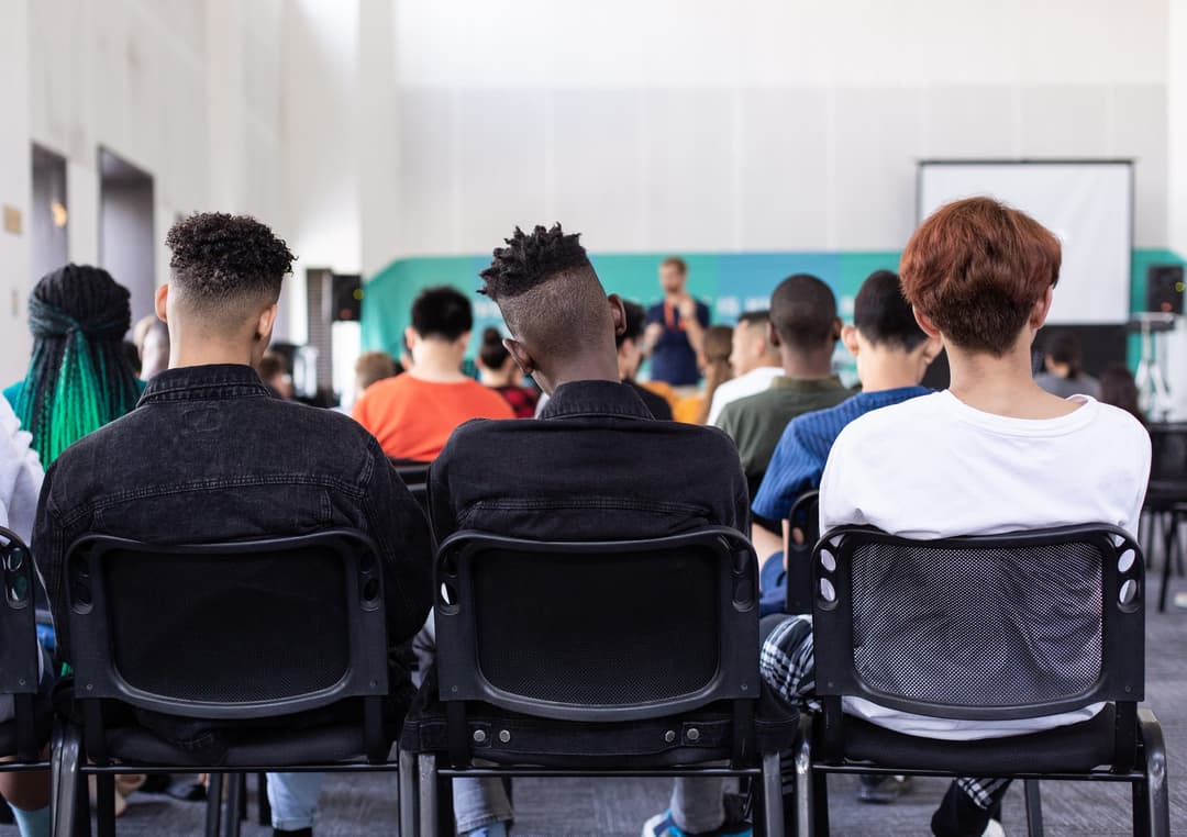 Élèves en formation pour les examens de l'OACIQ