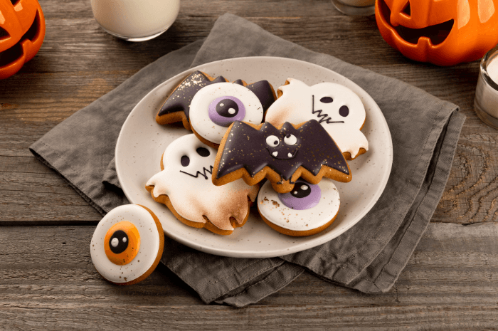 Biscuits d'Halloween représentant des yeux, des fantômes et des chauves-souris