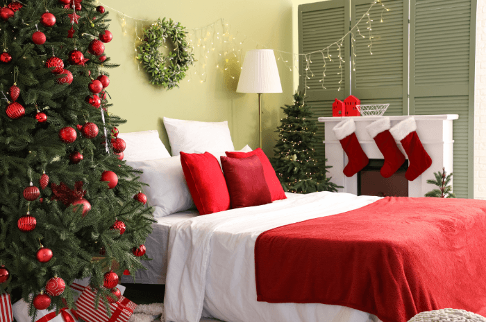 Red and green Christmas bedroom