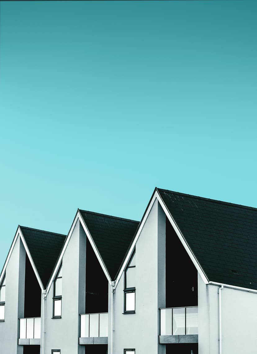 Membre de l'équipe Habitam aidant un client
