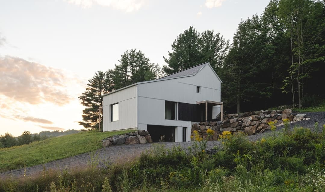 Saltbox façade