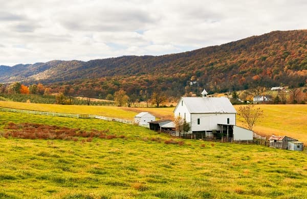 Acheter une maison en zone agricole : quoi vérifier