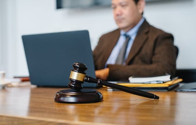 Hypothèque légale : demander conseil à un notaire ou un avocat