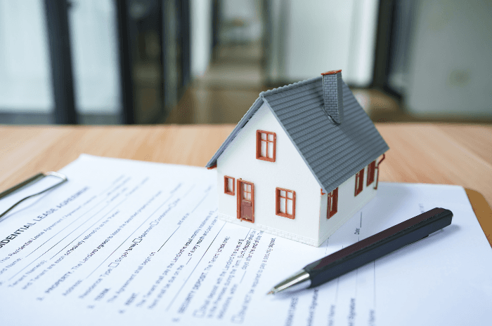 Transaction immobilière : la présence de mérule doit obligatoirement être divulguer par écrit
