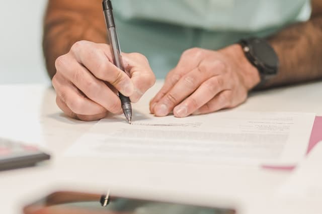 Résilier son contrat de courtage après signature