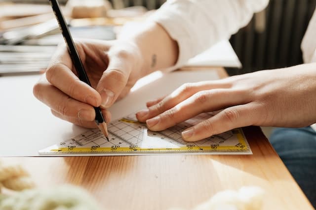 Arpenter son terrain pour mettre à jour le plan cadastral et le certificat de localisation