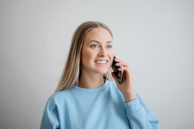 Un bon courtier immobilier est disponible et à l'écoute de ses clients