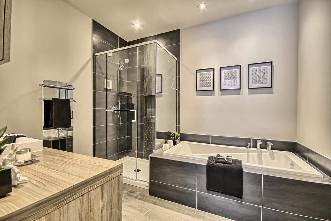 Magnifique condo Luxxcité salle de bain