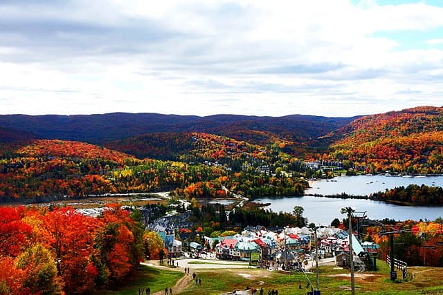 Mont-Tremblant dans la région populaire des Laurentides