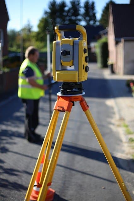 travaux de géodésie_comment choisir un arpenteur-géomètre_XpertSource