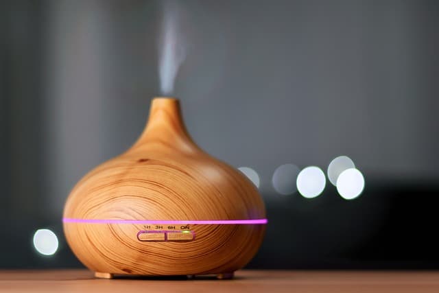 Un humidificateur en fonctionnement