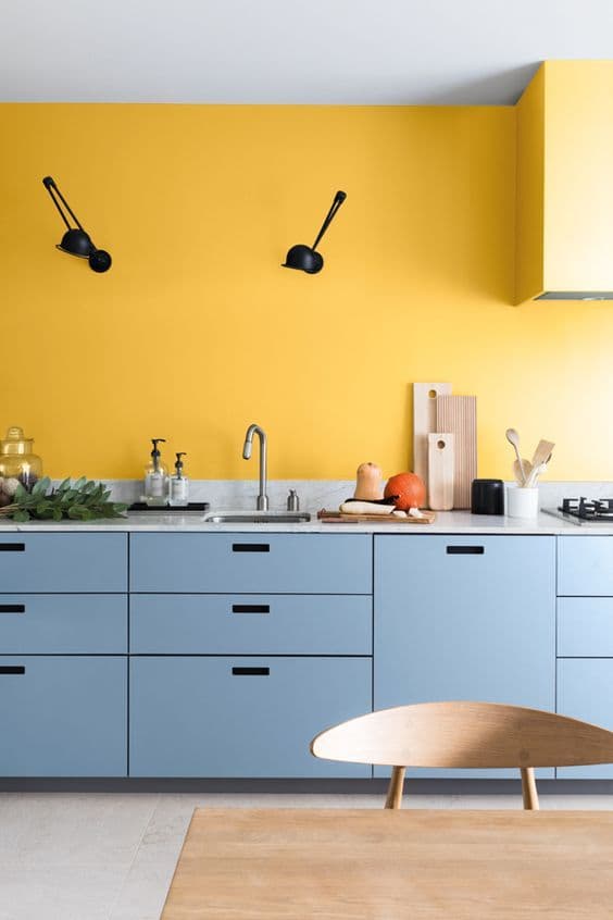 Cuisine jaune et bleue