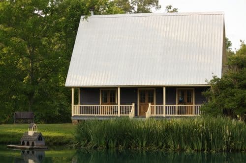 Buying a home without legal warranty: a good or bad idea?