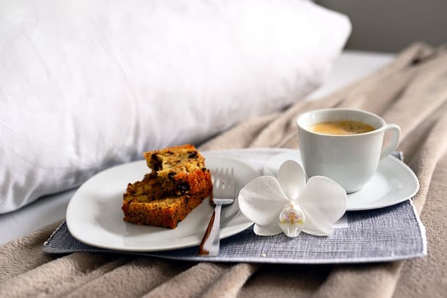 Petit déjeuner au lit pour la Saint-Valentin
