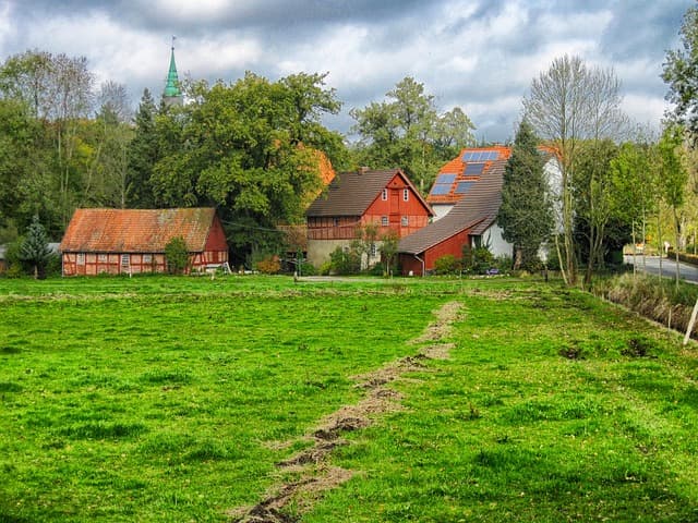 terrain et maison_Ce qu’il faut savoir avant d’acheter un terrain à bâtir_XpertSource