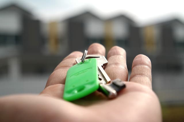 Un prêteur privé délivrant un prêt hypothécaire