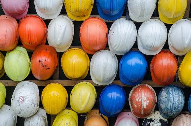 Un inspecteur a des connaissances dans plusieurs disciplines liées au bâtiment et sa construction