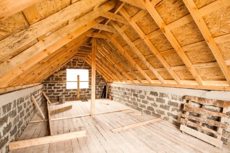 Inspection du toit avant d'acheter une maison