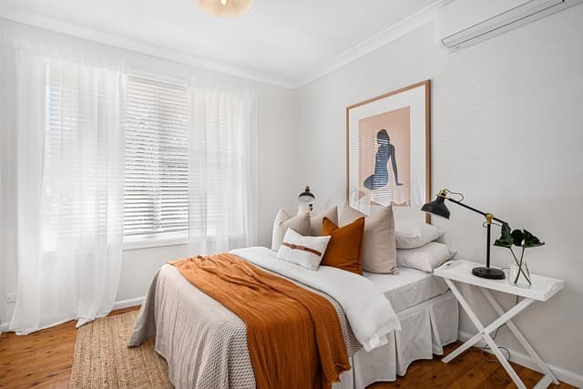 Une chambre destinée à un usage locatif dans une résidence principale