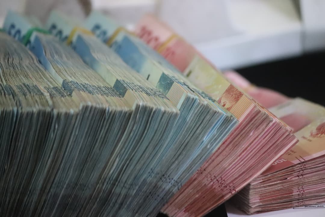 Des billets destinés à l'achat d'une entreprise